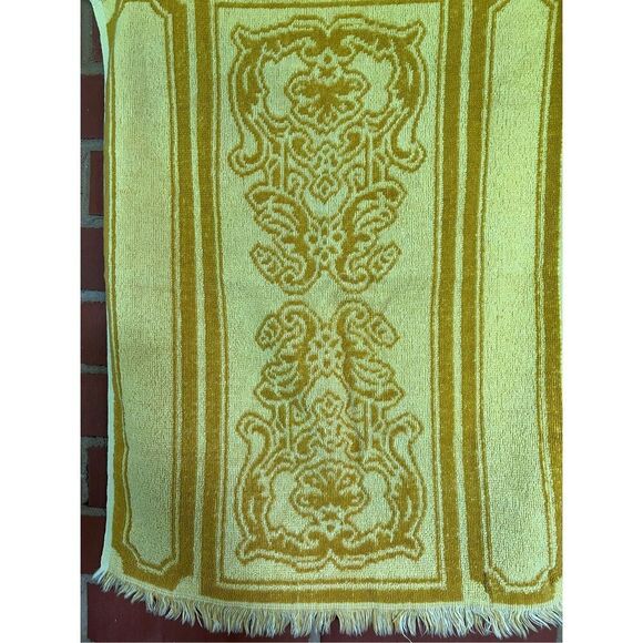 Vintage 1970s Hand Towel - Picture 1 of 3